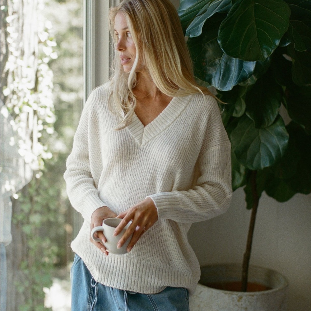 Solaí Cottage Ribbed Pullover Sweater